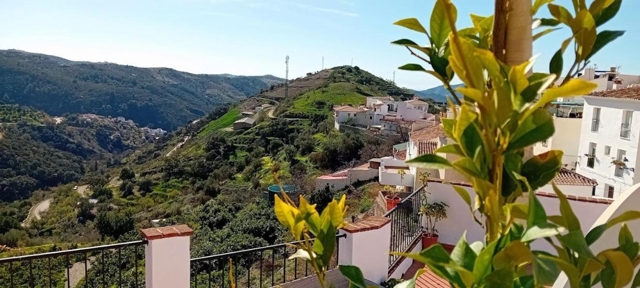 Posada Puente Romano Sedella 외부 사진